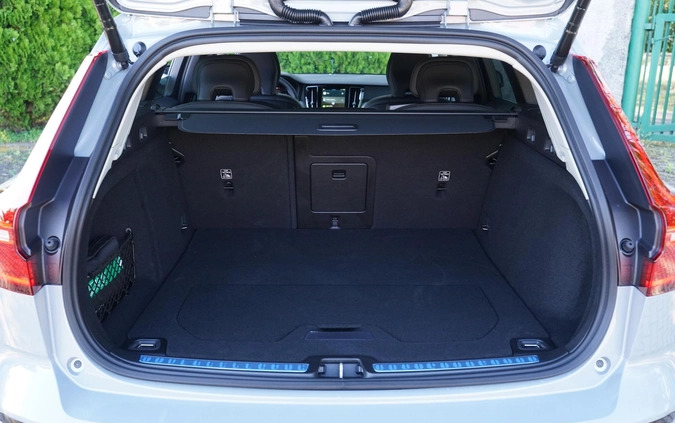 Volvo V60 cena 222967 przebieg: 1, rok produkcji 2023 z Chojnice małe 352